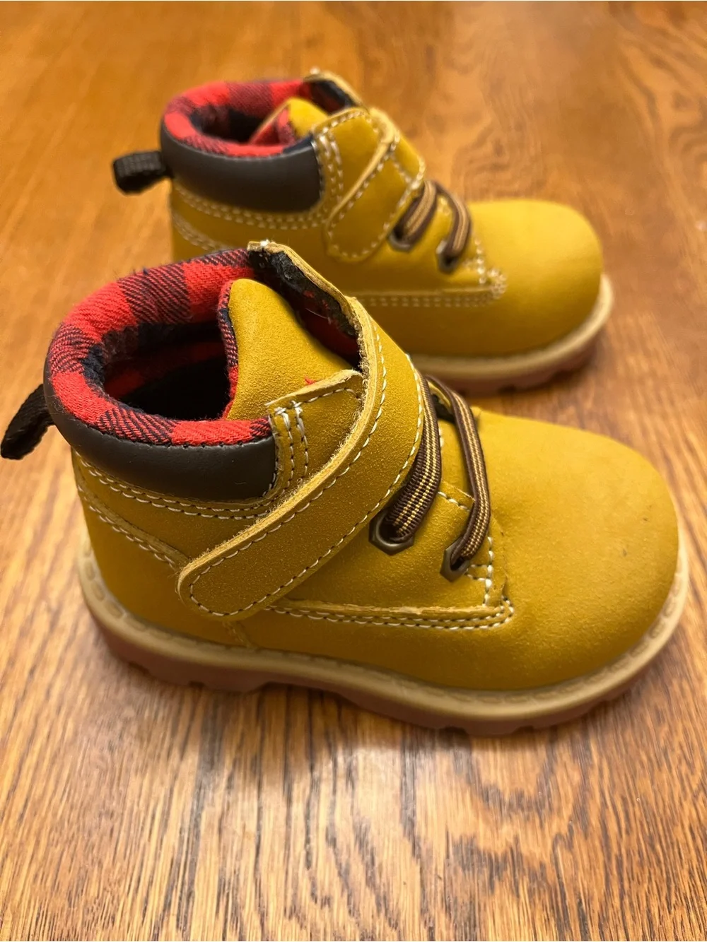 Toddler Boys Boots Size 4 – Garanimals (Timberland Style)
